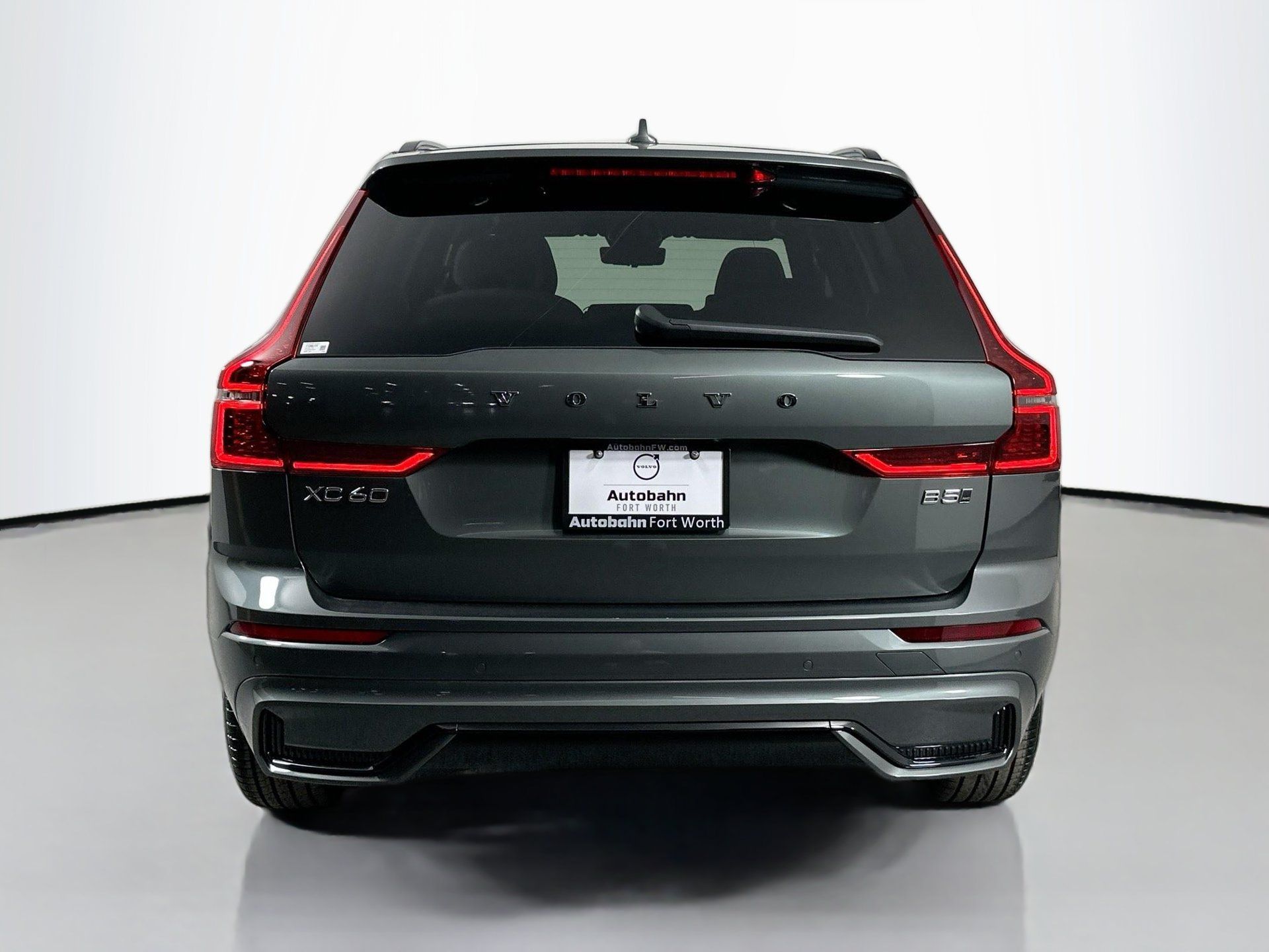 Certified 2026 Volvo XC60 B5 Core w/ Climate Package AWD/4WD image 7