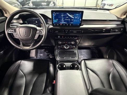 Used 2023 Lincoln Nautilus AWD w/ Premium Package image 2