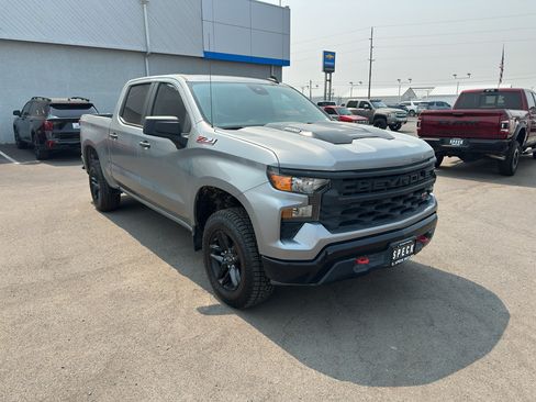 Used 2024 Chevrolet Silverado 1500 Custom Trail Boss AWD/4WD image 17