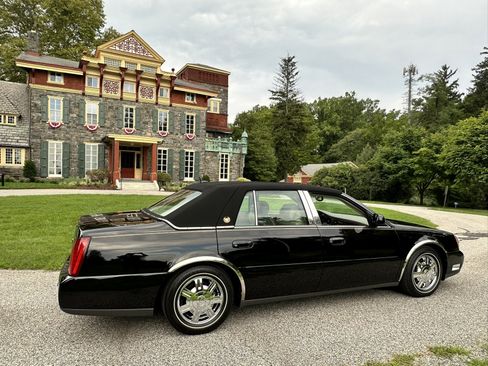 Used 2005 Cadillac De Ville w/ Limited Edition Package FWD image 11