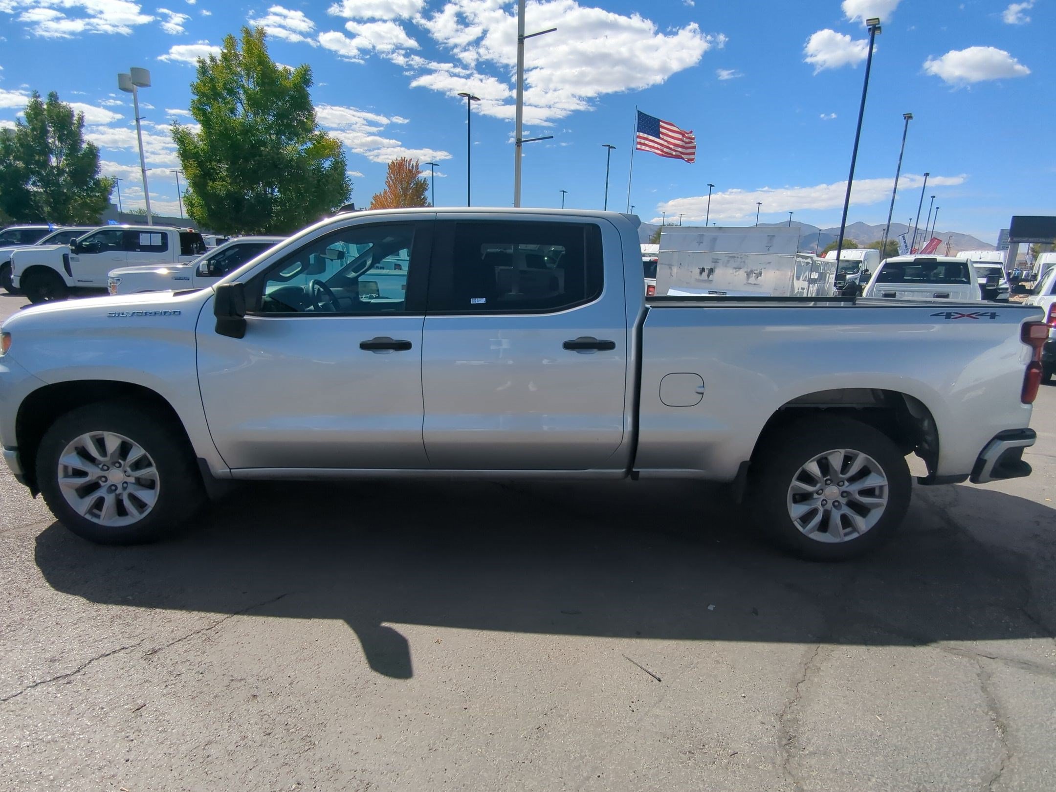 Used 2022 Chevrolet Silverado 1500 Custom w/ Safety Confidence Package AWD/4WD image 9