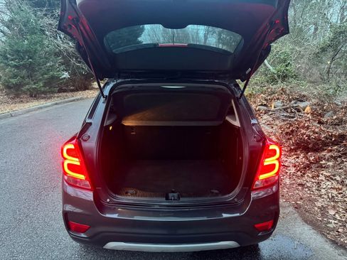 Used 2017 Chevrolet Trax LT w/ LT Convenience Package image 7