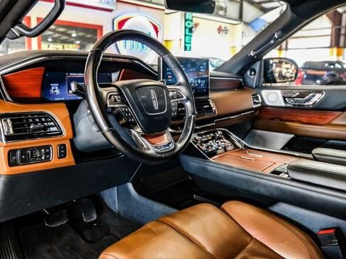 Used 2022 Lincoln Navigator L Reserve image 5
