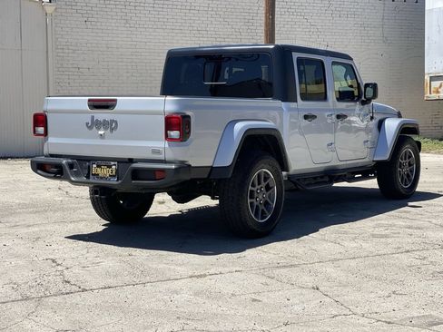 Used 2022 Jeep Gladiator Overland w/ Popular Equipment Package AWD/4WD image 37