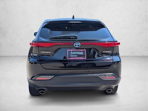 Used 2021 Toyota Venza LE w/ Carpet Mat Package (TMS) AWD/4WD image 7
