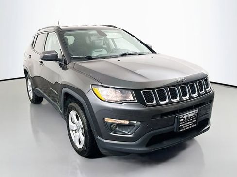 Used 2020 Jeep Compass Latitude image 1
