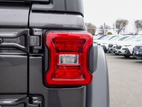 Used 2023 Jeep Wrangler Unlimited Rubicon 4xe image 6