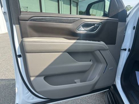 Used 2023 GMC Yukon SLT w/ SLT Premium Package RWD image 19