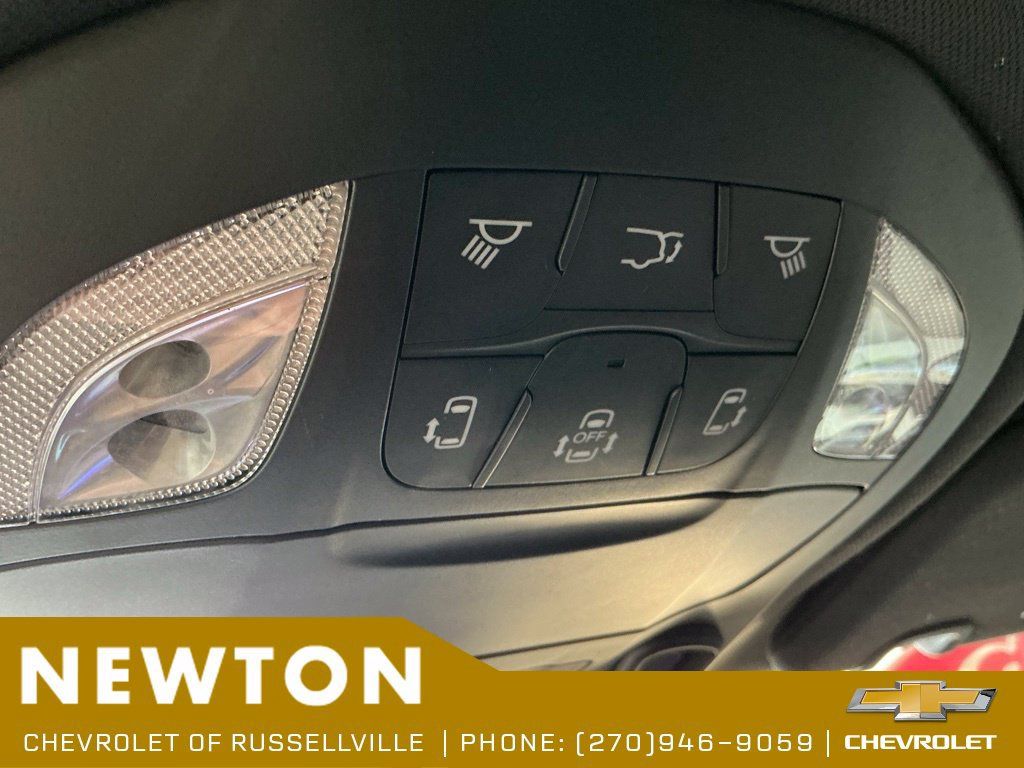 Used 2025 Chrysler Pacifica Limited FWD image 42