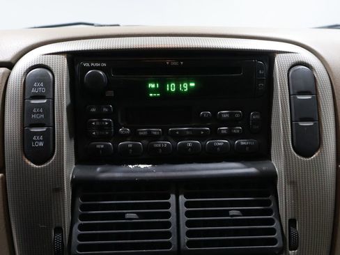 Used 2003 Ford Explorer XLT image 25