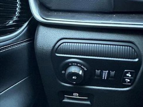 New 2024 Jeep Wagoneer 4WD w/ HD Trailer Tow Package image 26