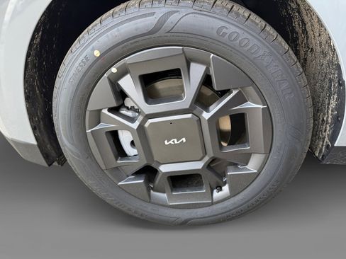 New 2026 Kia Carnival EX FWD image 9