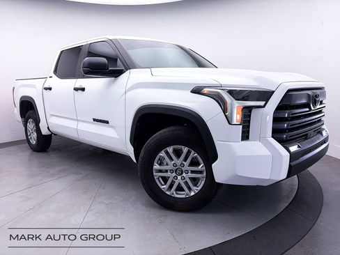 Used 2025 Toyota Tundra SR5 AWD/4WD image 1