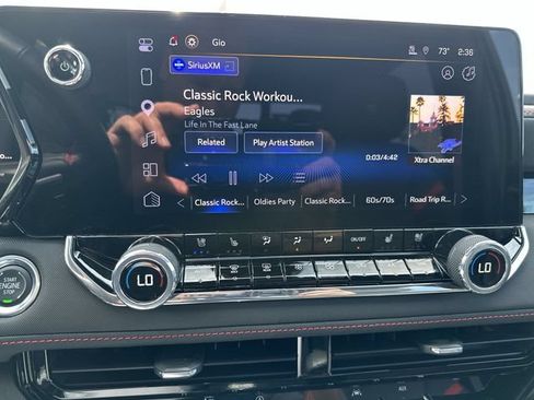 Used 2025 Chevrolet Colorado Z71 w/ Z71 Convenience Package 2 AWD/4WD image 14