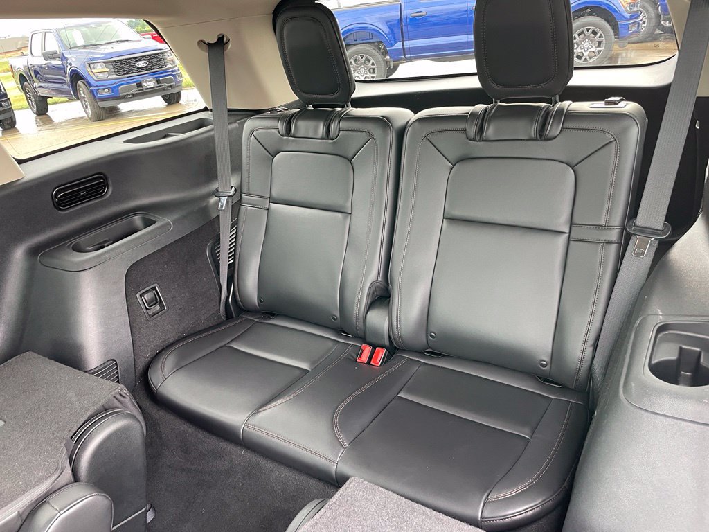 Used 2023 Lincoln Aviator Reserve AWD/4WD image 9