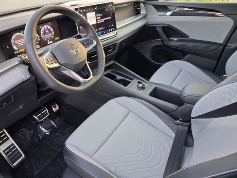 New 2026 Volkswagen Tiguan SE R-Line image 7