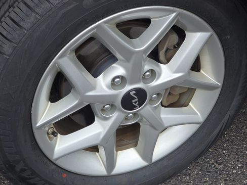 Used 2024 Kia Soul S FWD image 15
