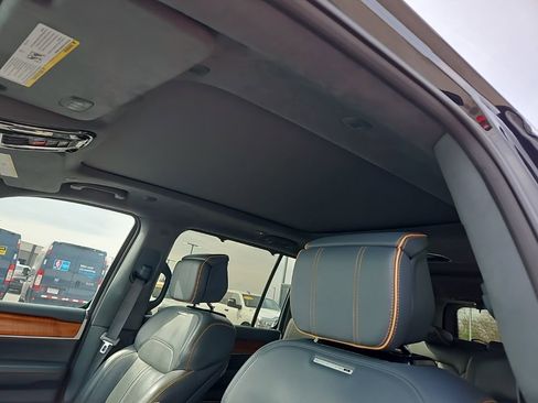 Used 2022 Jeep Grand Wagoneer Series II w/ Convenience Group III image 17