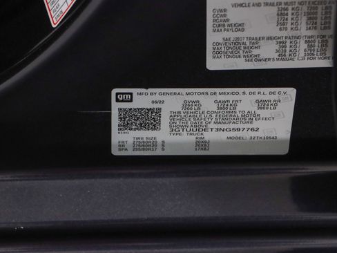 Used 2022 GMC Sierra 1500 SLT w/ SLT Premium Package AWD/4WD image 34