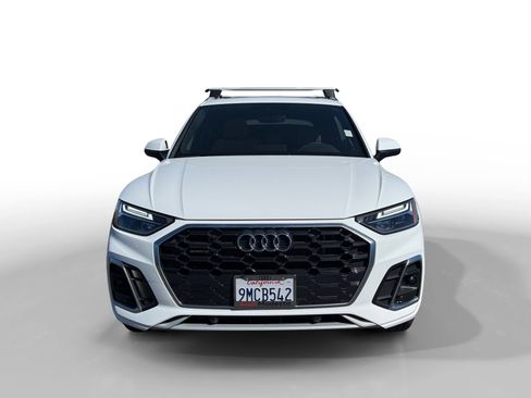 Used 2024 Audi Q5 e Premium w/ Convenience Package image 8