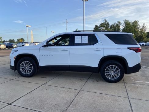 Used 2023 Chevrolet Traverse LT w/ LPO, Cargo Package AWD/4WD image 7
