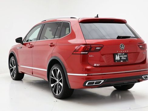 Used 2024 Volkswagen Tiguan SEL R-Line image 8