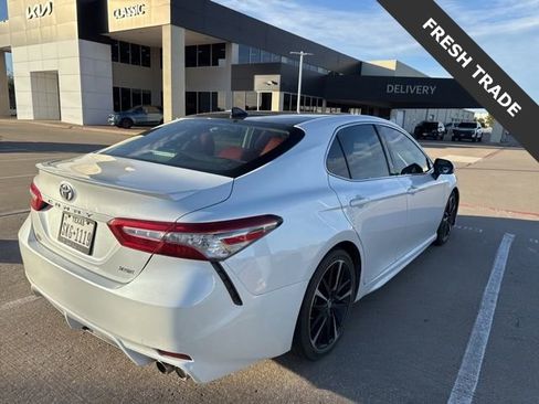 Used 2019 Toyota Camry XSE image 3
