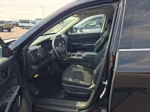 Certified 2025 Nissan Pathfinder SV w/ SV Premium Package FWD image 8