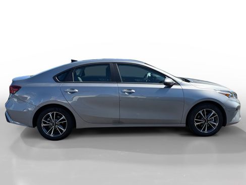 Used 2024 Kia Forte LXS w/ LXS Technology Package FWD image 6