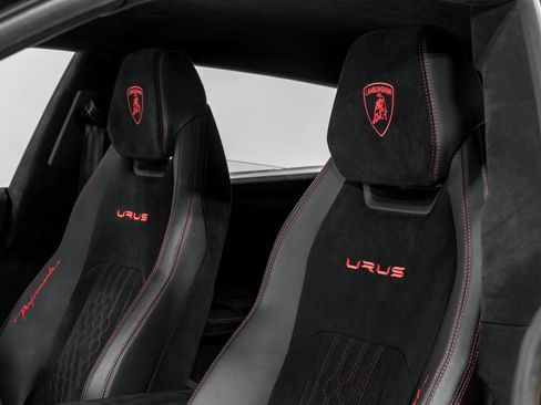 Used 2023 Lamborghini Urus Performante AWD/4WD image 20