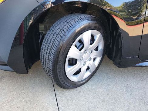 Used 2025 Toyota Corolla LE image 30