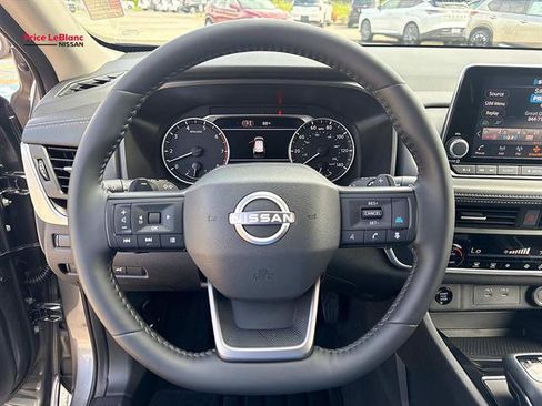Used 2026 Nissan Rogue SV AWD/4WD image 20