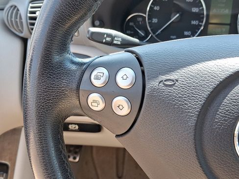 Used 2007 Mercedes-Benz C 230 Sedan image 20