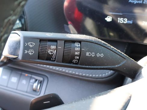 Used 2025 Chevrolet Equinox LT AWD/4WD image 19
