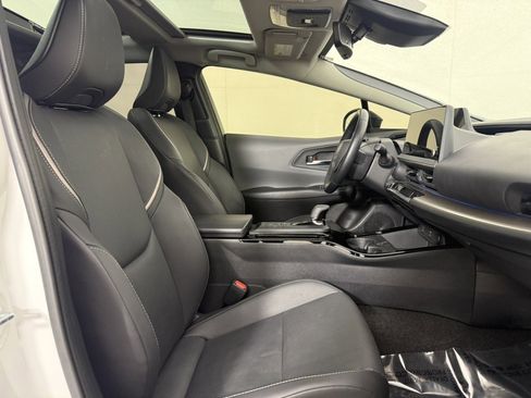 Used 2024 Toyota Prius XLE image 10