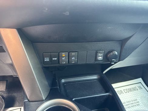 Used 2013 Toyota RAV4 Limited image 25