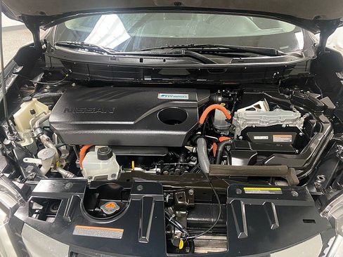 Used 2017 Nissan Rogue SL w/ SL HEV Premium Package image 15