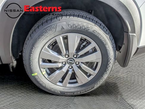 New 2025 Nissan Pathfinder SV w/ SV Premium Package image 29