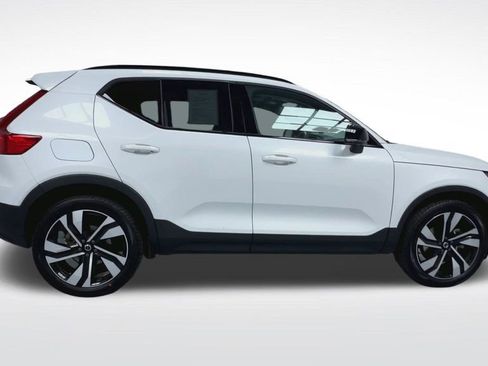 Used 2024 Volvo XC40 B5 Plus w/ Protection Package Premier image 26