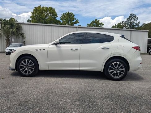 Used 2019 Maserati Levante image 7