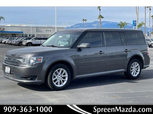 Used 2017 Ford Flex SE image 1