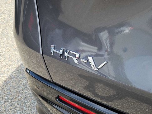 Certified 2025 Honda HR-V EX-L image 6