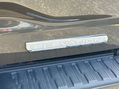 Used 2023 GMC Sierra 1500 Elevation w/ X31 Off-Road Package AWD/4WD image 10