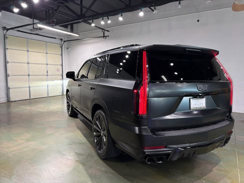 Used 2025 Cadillac Escalade V AWD/4WD image 6