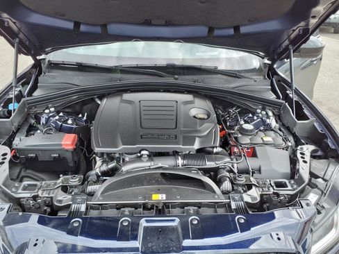 Certified 2026 Jaguar F-PACE R-Dynamic S image 9