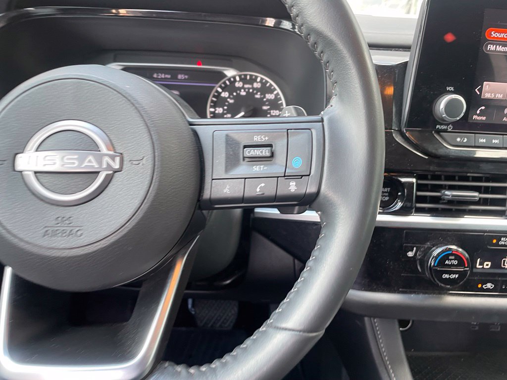 Certified 2025 Nissan Pathfinder SV FWD image 14