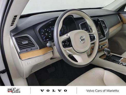 Used 2021 Volvo XC90 T6 Momentum image 25
