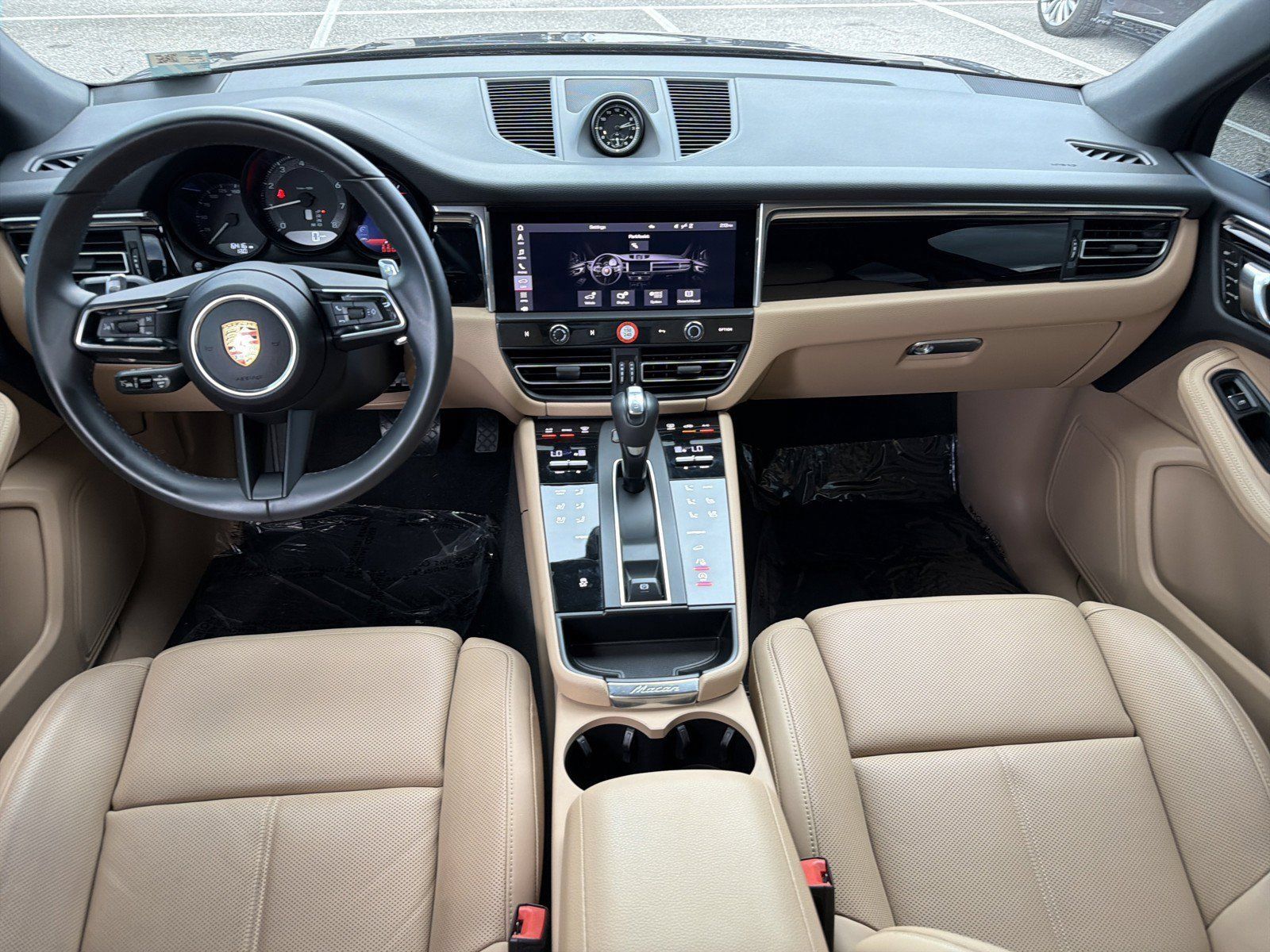 Used 2025 Porsche Macan Turbo AWD/4WD image 13