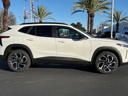 New 2026 Chevrolet Trax RS w/ Sunroof Package image 2