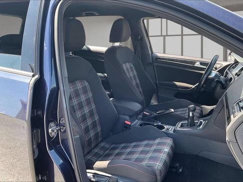Used 2017 Volkswagen GTI SE FWD image 26